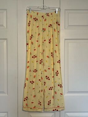 Old Navy Yellow Cherry & Strawberry Lounge Pants - Size S - EUC